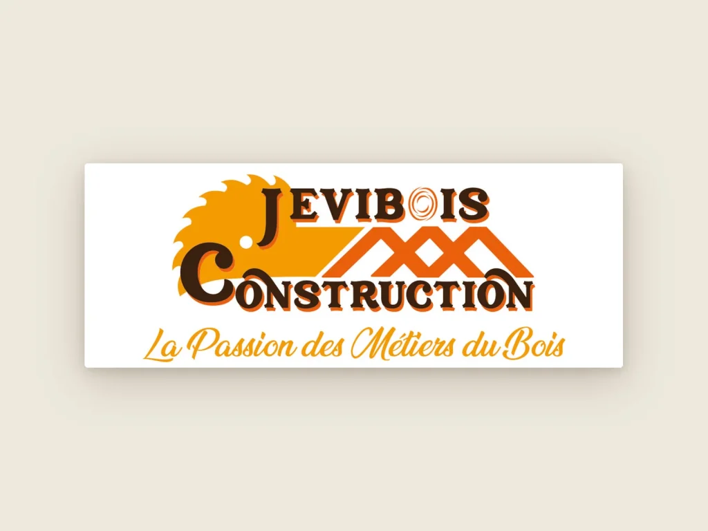 Logo Jevibois Construction : lame de scie orange, charpente et slogan « La Passion des Métiers du Bois »