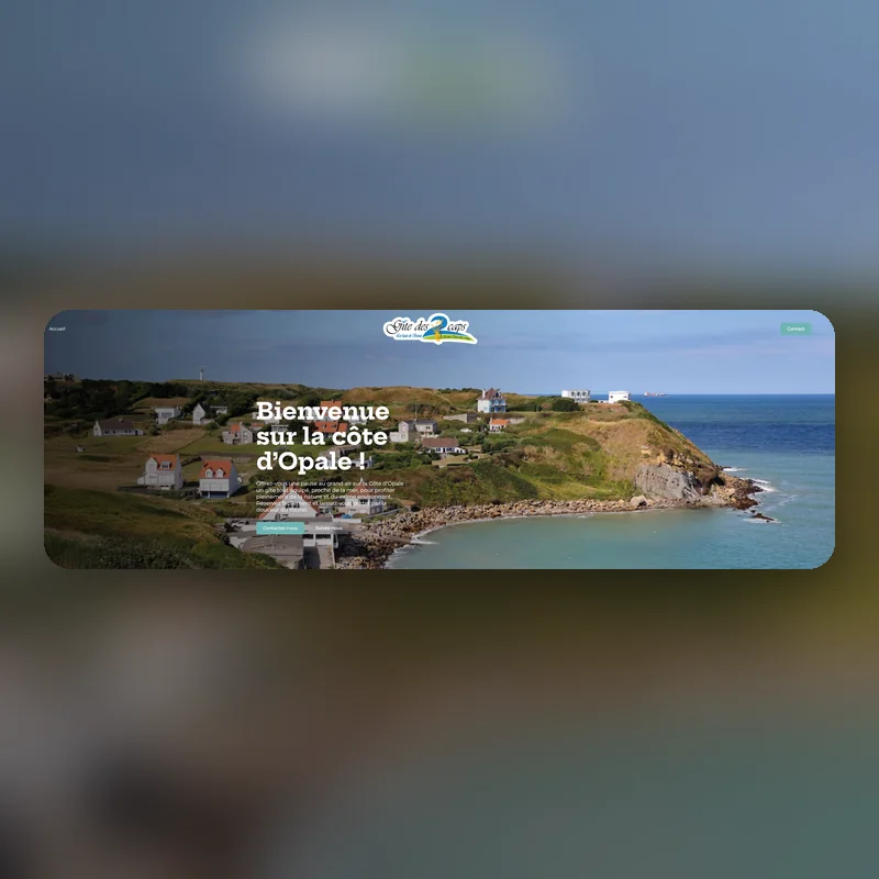 Page d’accueil du site du gîte des 2 Caps : « Bienvenue sur la Côte d’Opale ! » sur une photo des falaises